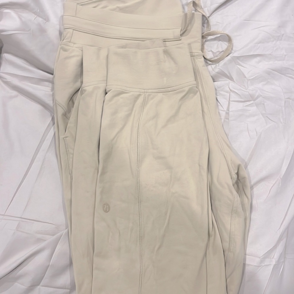 Light grey Lululemon joggers